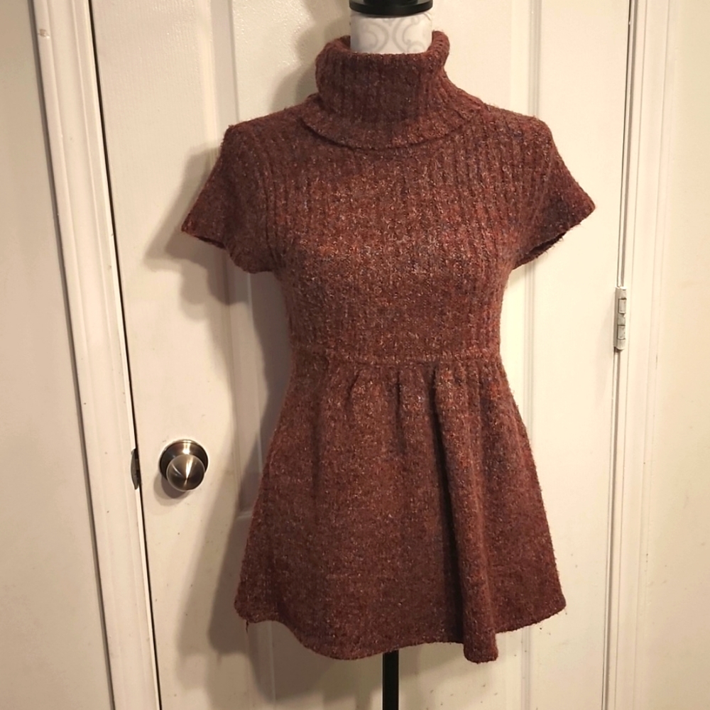 EUC!!! Heart-n-Crush Shortsleeve Turtleneck Sweater